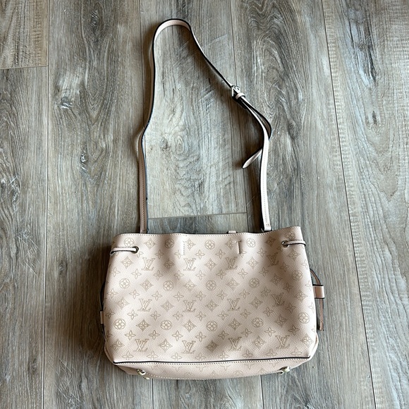 LV look a like Bella tote mahina - Picture 2 of 8